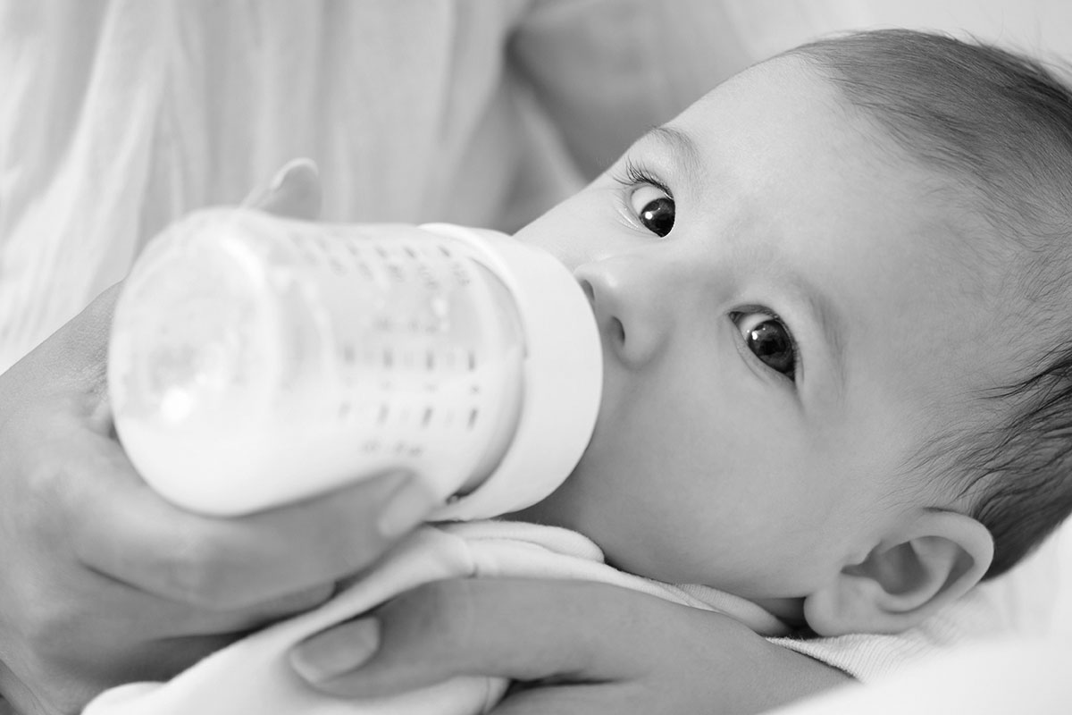 Préparer le biberon de bébé