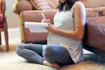 Grossesse : comment occuper son congé maternité avant la naissance ?
